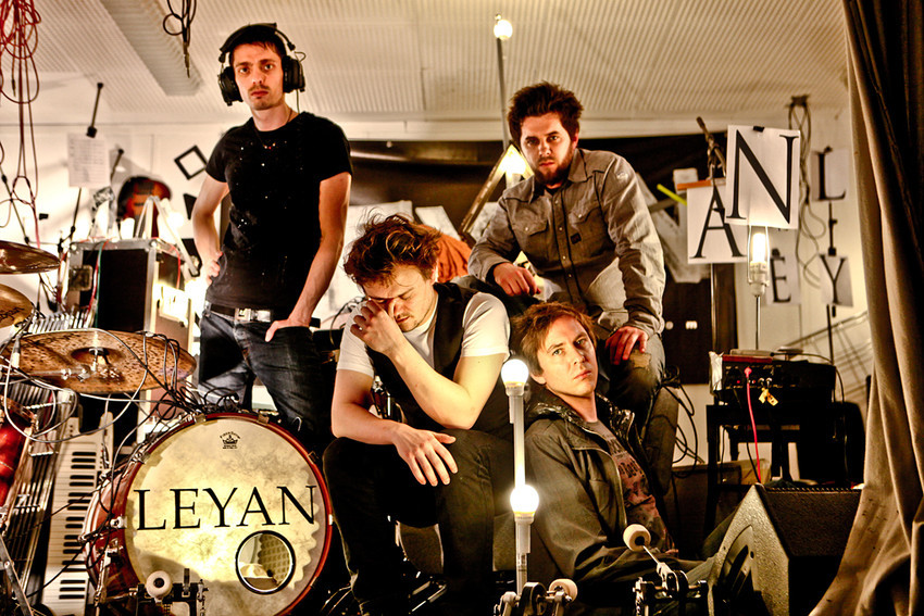 Die Berliner Band Leyan ist mit "Distance" auf AUDIOSURF 2013 vertreten.
